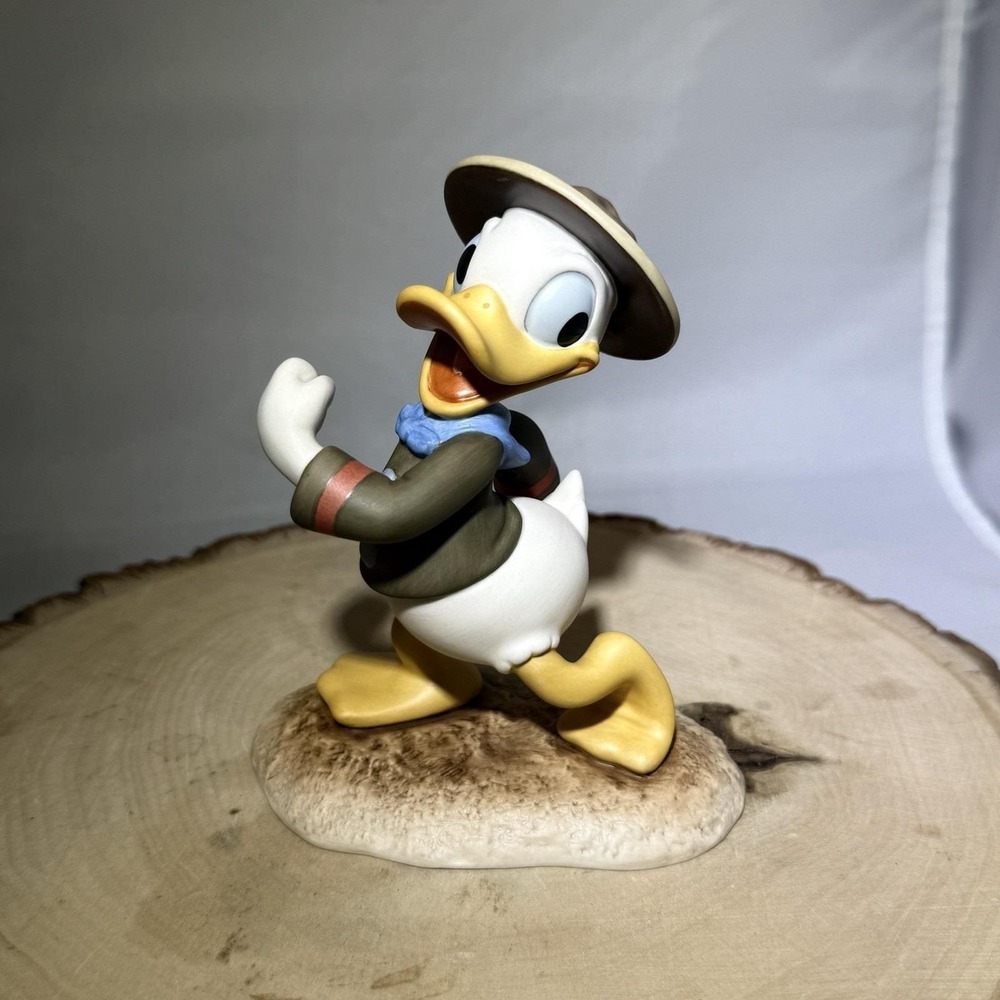 Disney's Good Scouts "Happy‎ Camper" Donald Duck WDCC Figurine, Enamel Pin, COA